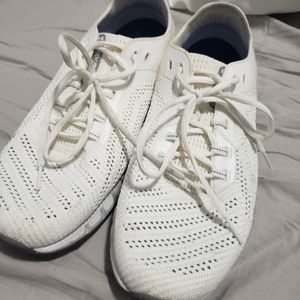 Under Armour Hovr Sonic 2 Bluetooth Running Shoes